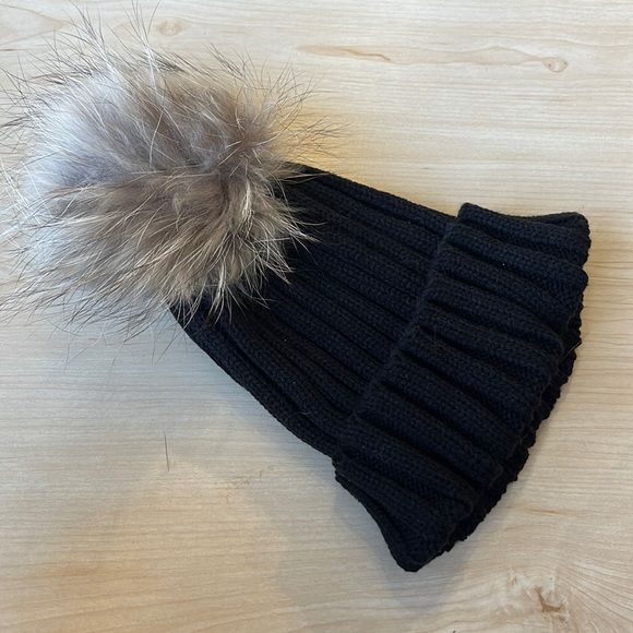 Black & Natural Pompom Fur Beanie - Picture 2 of 2